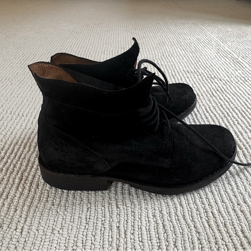 Fiorentini + Baker like new lace up boots